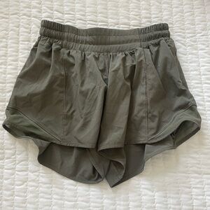 Lululemon hotty hot short size 4 army green